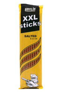 XXL saltstænger med salt er perfekte som sprød snack på bordet.